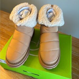 Sam Edelman Winter Boots with Plush Lining - brand new in box!